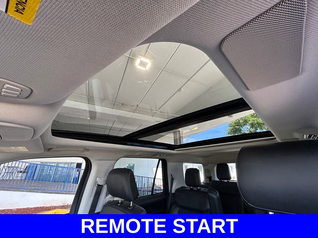 Certified 2025 Ford Expedition Platinum w/ Driver's Package AWD/4WD image 11