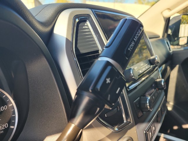Used 2021 Nissan Titan SV w/ SV Convenience Package AWD/4WD image 20