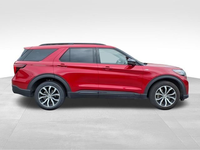 Certified 2025 Ford Explorer ST-Line AWD/4WD image 13