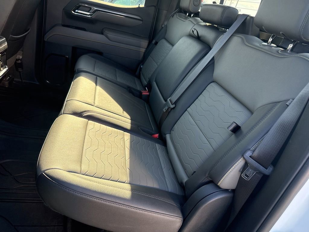 Used 2022 Chevrolet Silverado 1500 ZR2 w/ Technology Package AWD/4WD image 26