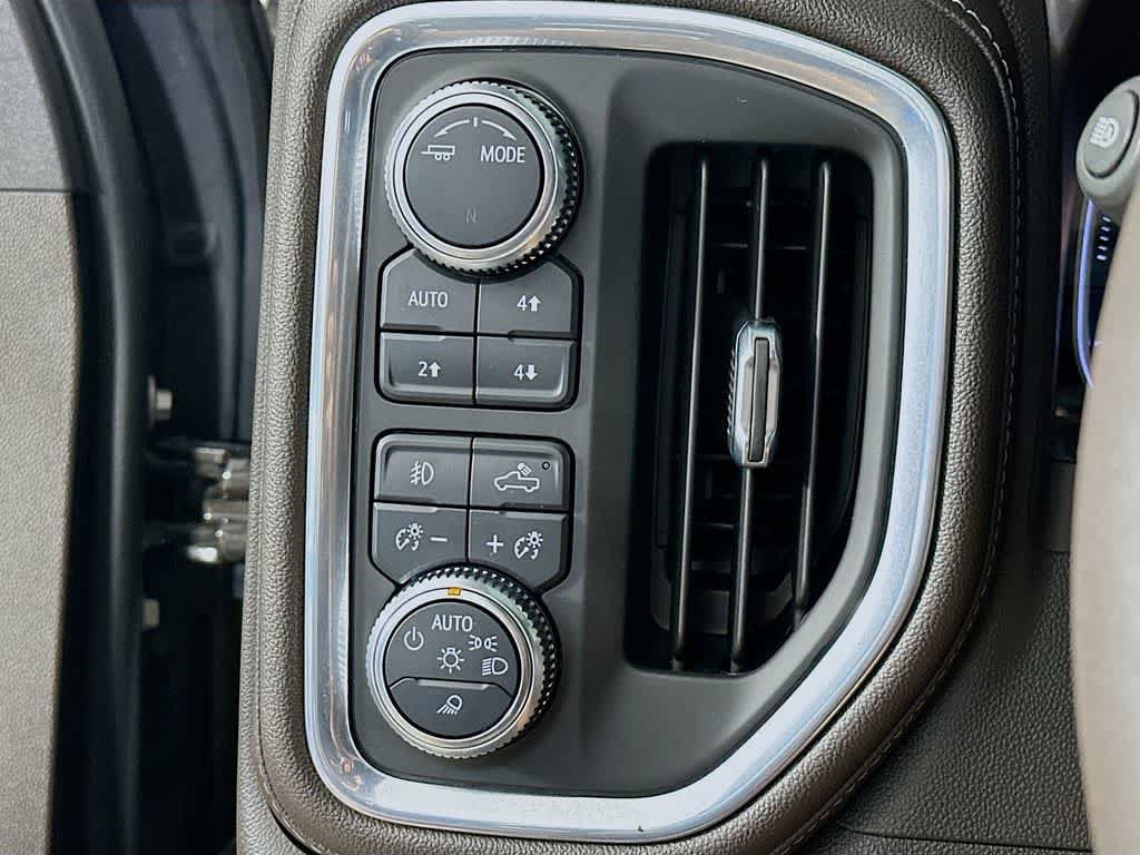 Used 2021 GMC Sierra 1500 SLT w/ SLT Premium Plus Package AWD/4WD image 27