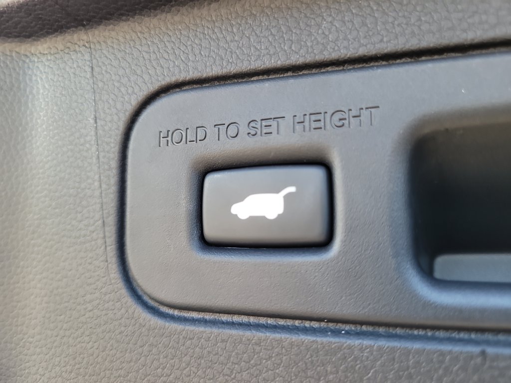 Used 2025 Honda Pilot Touring image 8