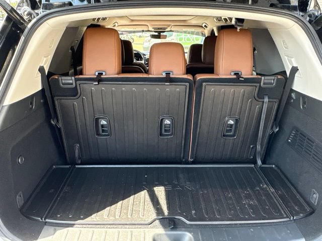 Used 2025 Nissan Pathfinder Platinum FWD image 34