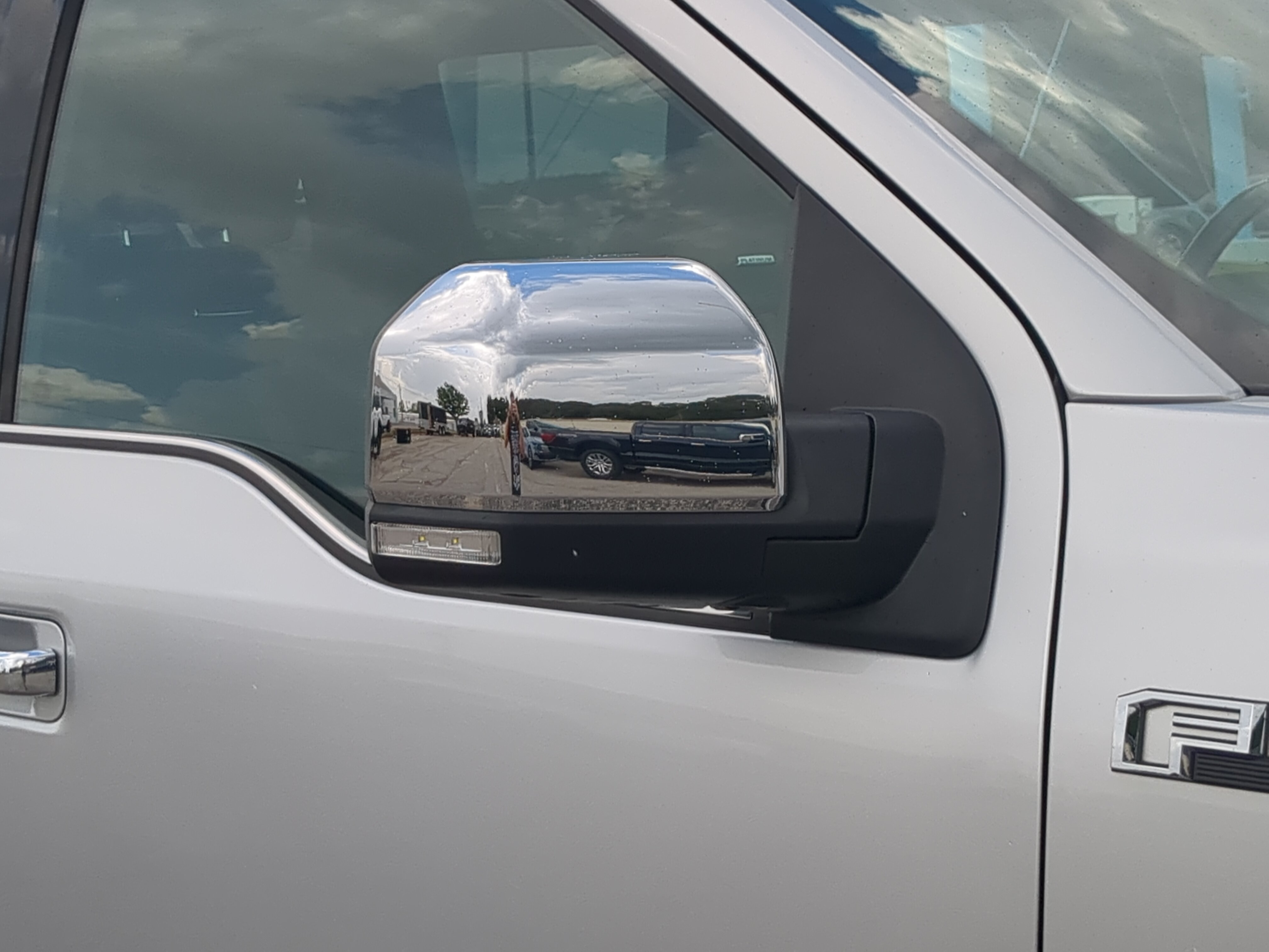 Certified 2019 Ford F150 Platinum w/ Equipment Group 701A Luxury AWD/4WD image 10