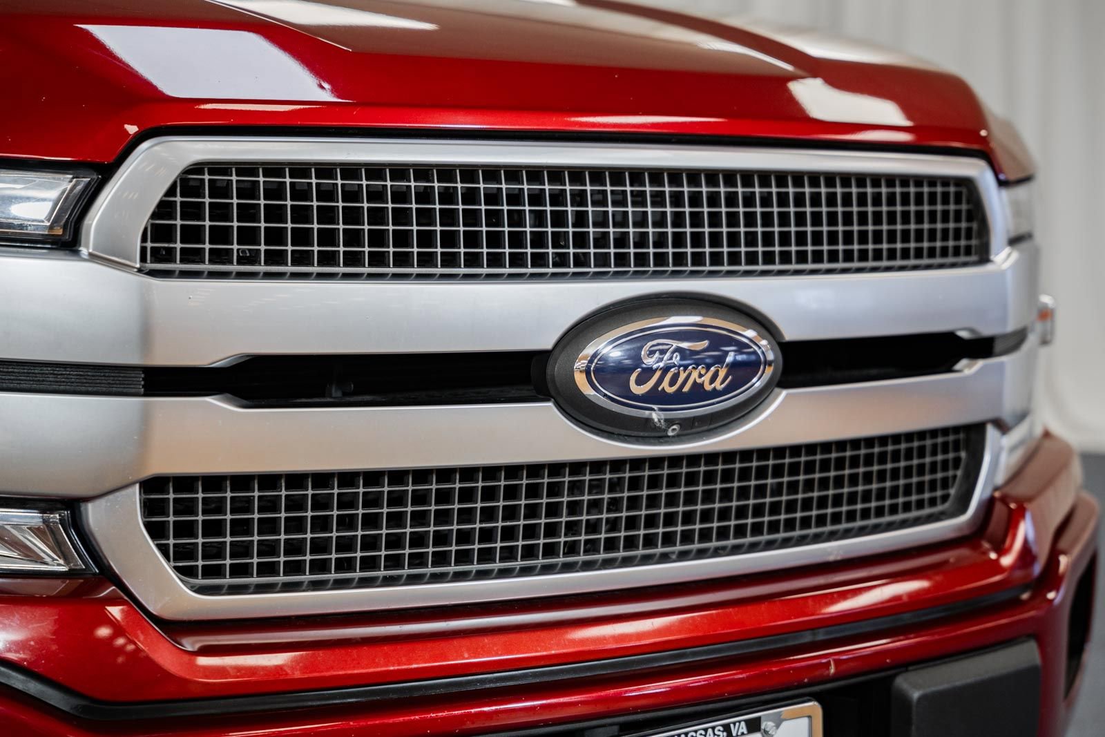 Certified 2018 Ford F150 Platinum w/ Equipment Group 701A Luxury image 14