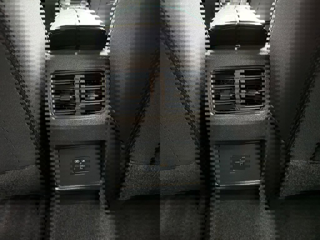 Used 2023 Nissan Rogue SV image 29