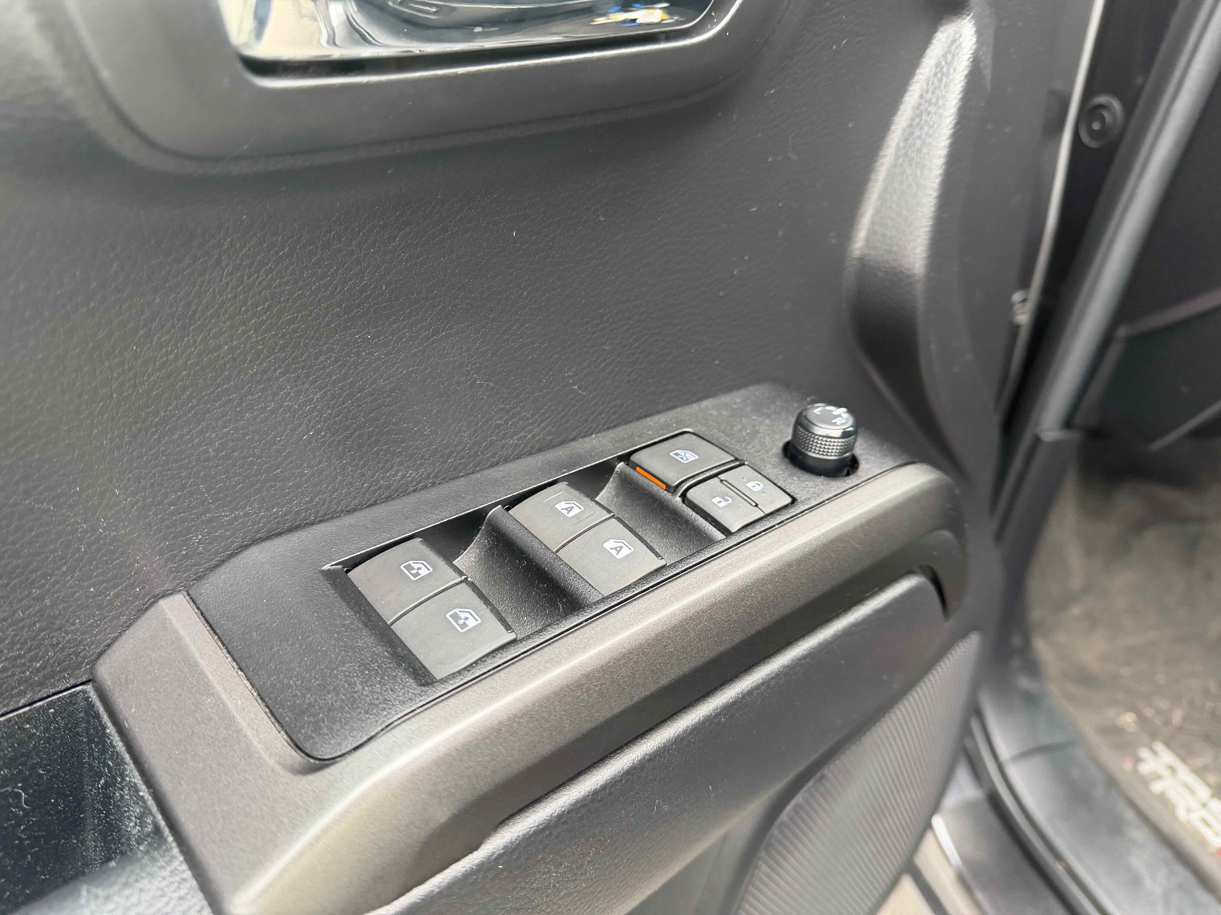 Used 2022 Toyota Tacoma TRD Off-Road image 17