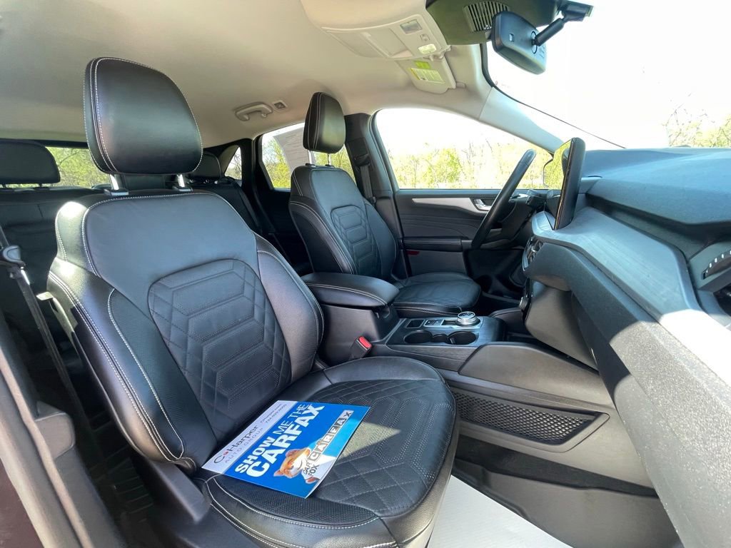 Certified 2023 Ford Escape Platinum w/ Premium Technology Package AWD/4WD image 11