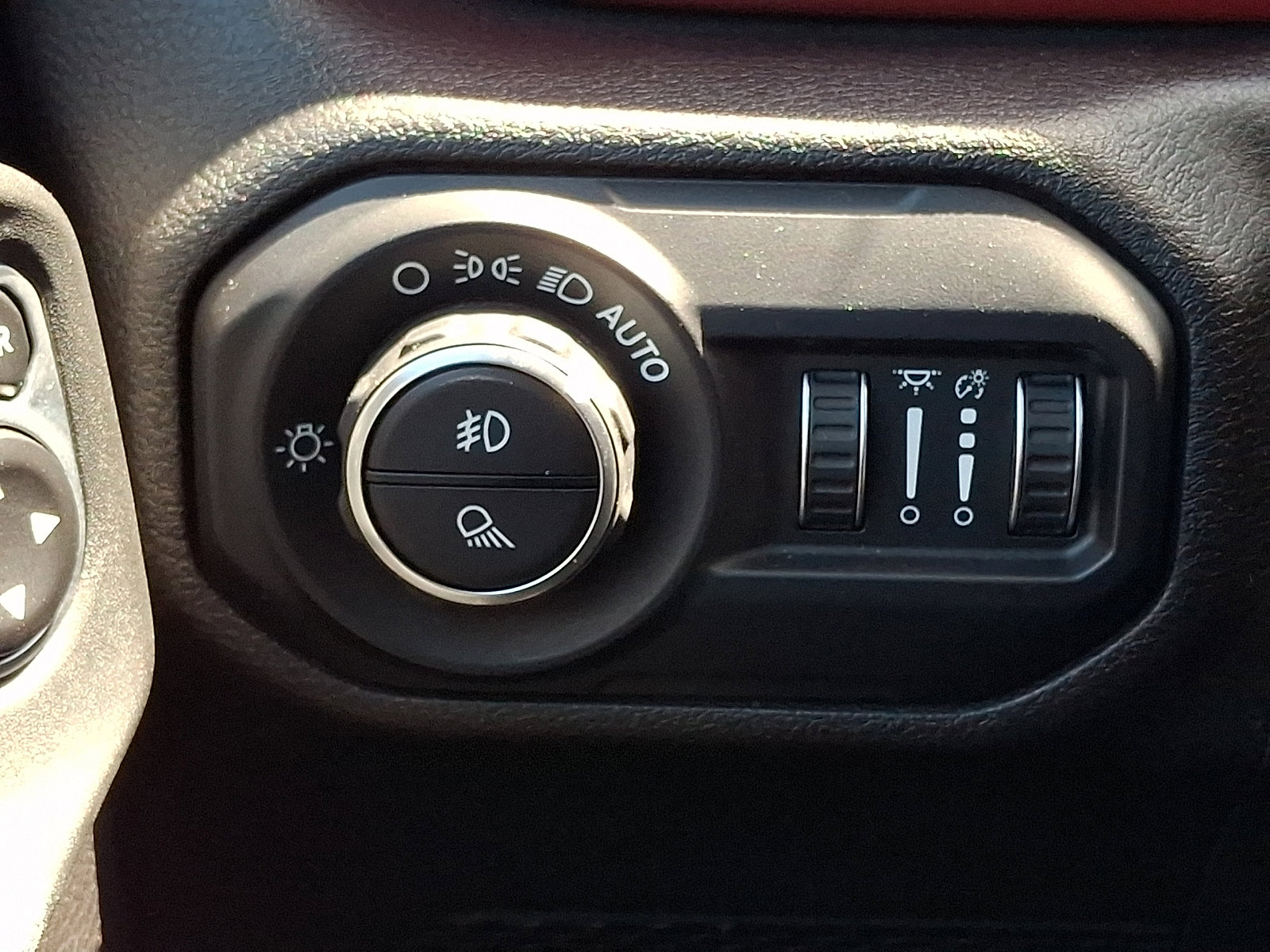 Used 2020 Jeep Gladiator Rubicon AWD/4WD image 29
