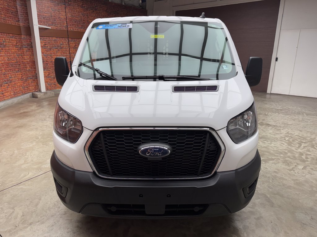 Certified 2025 Ford Transit 250 Low Roof w/ Exterior Upgrade Package RWD image 9