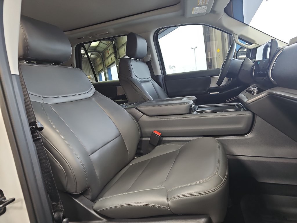 Certified 2026 Ford Expedition Active AWD/4WD image 10