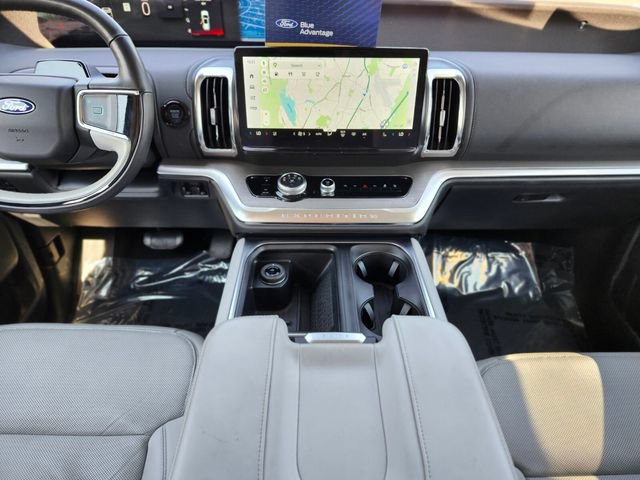 Certified 2025 Ford Expedition Max Platinum w/ Driver's Package AWD/4WD image 14