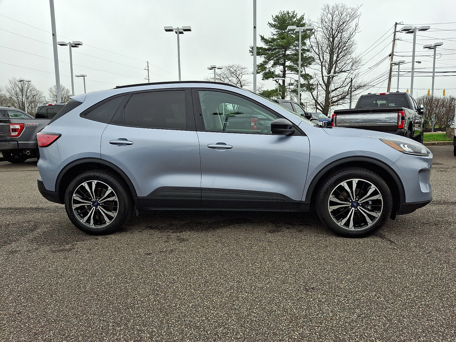 Certified 2022 Ford Escape SEL w/ SEL Stealth AWD Package image 9