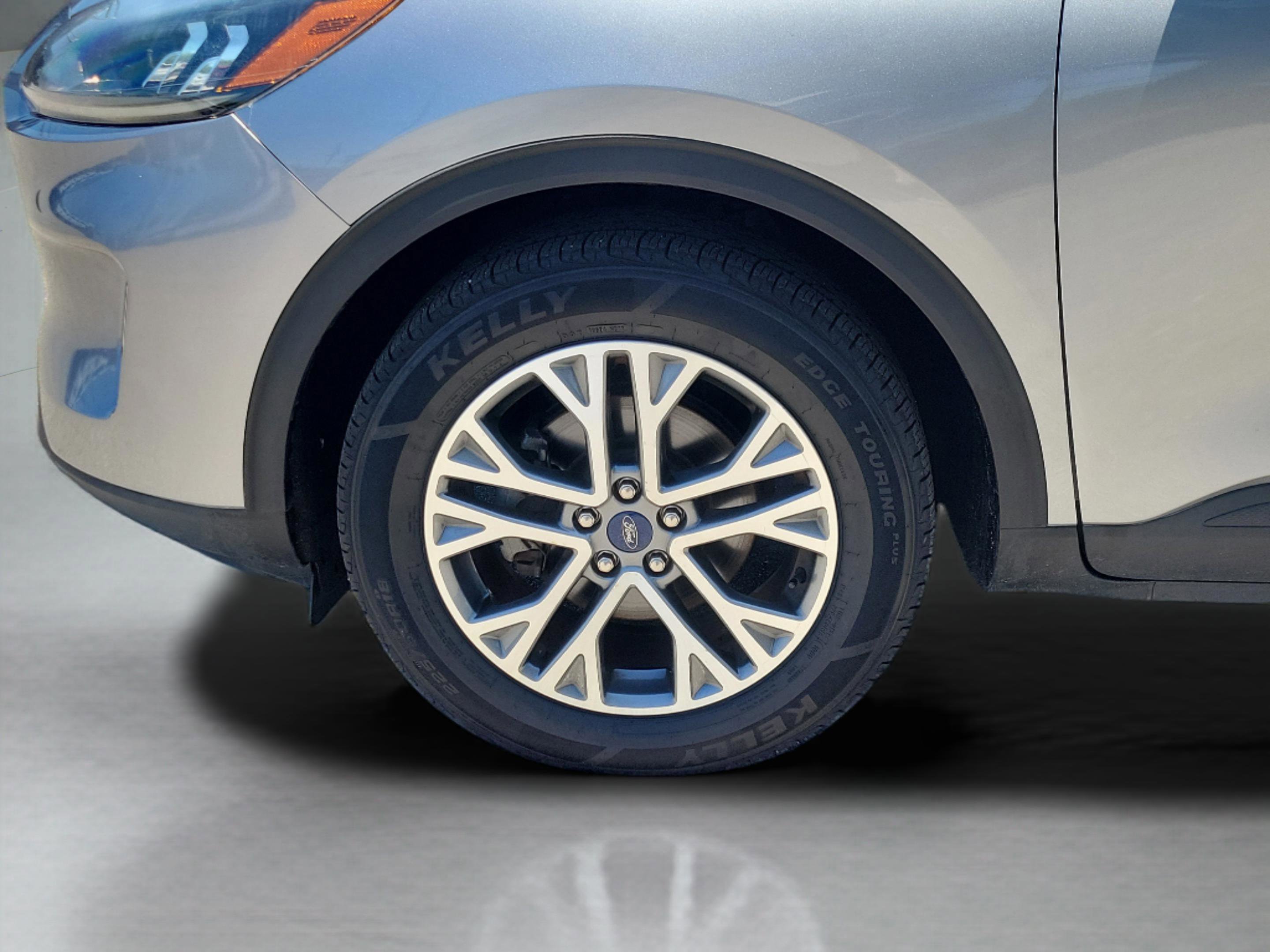 Certified 2021 Ford Escape SEL AWD/4WD image 32