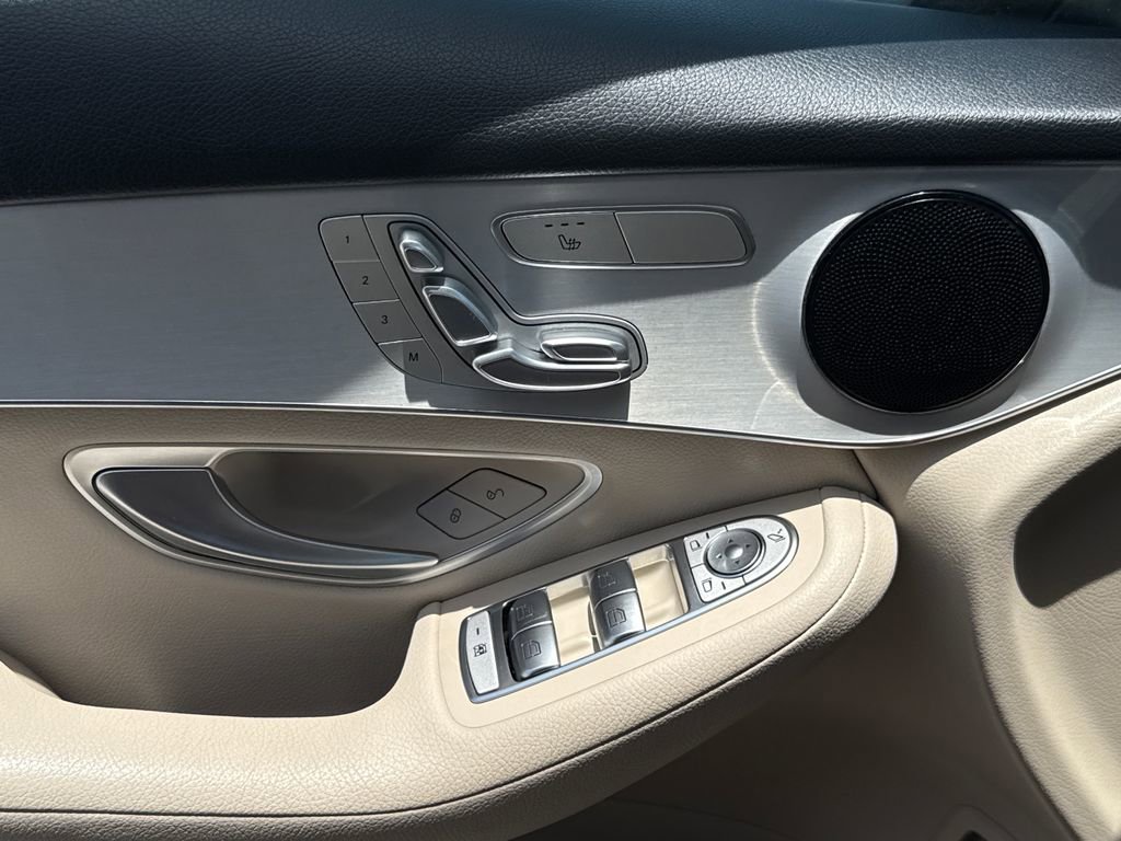 Used 2022 Mercedes-Benz GLC 300 image 23