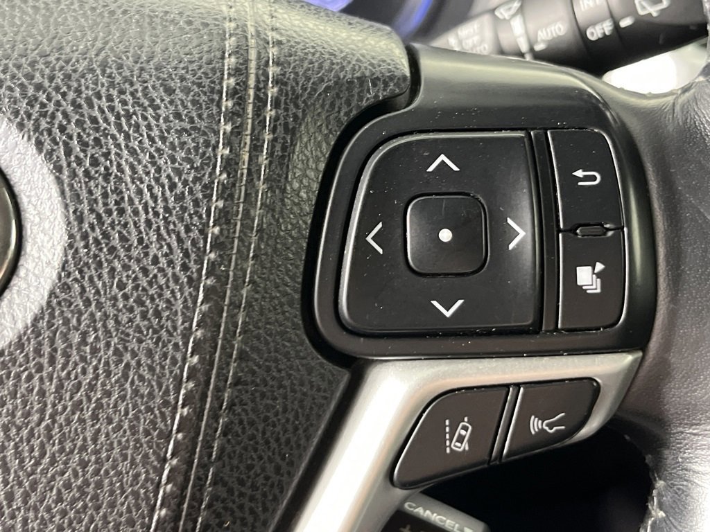 Used 2018 Toyota Highlander Limited image 18