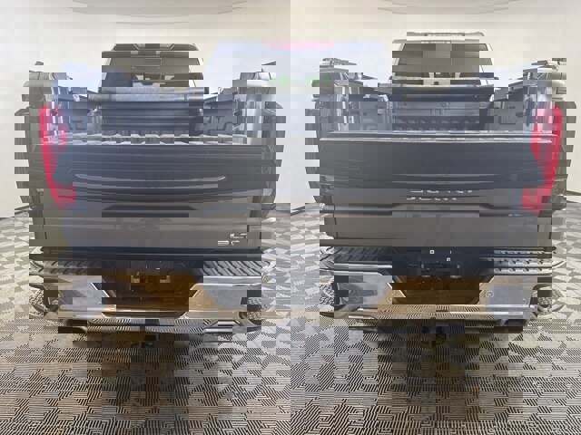 Used 2019 GMC Sierra 1500 SLT w/ SLT Premium Plus Package image 4