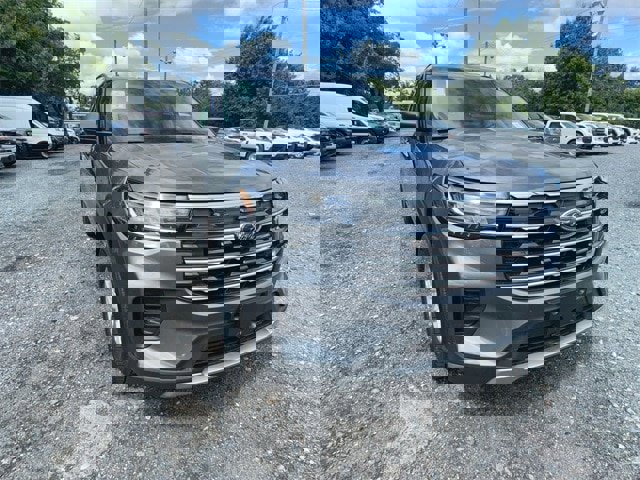 Certified 2025 Ford Explorer Active image 9