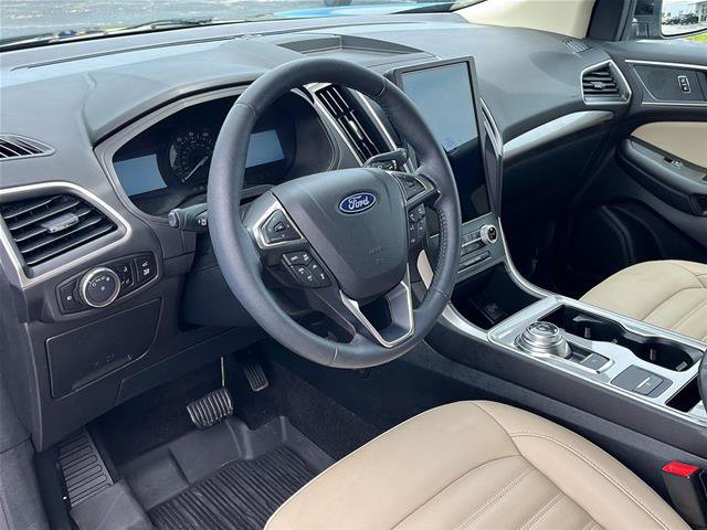 Certified 2024 Ford Edge SEL w/ Convenience Package AWD/4WD image 9