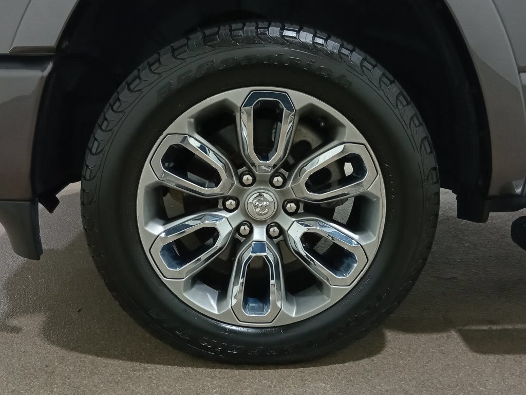 Used 2020 RAM 1500 Laramie w/ Sport Appearance Package AWD/4WD image 14