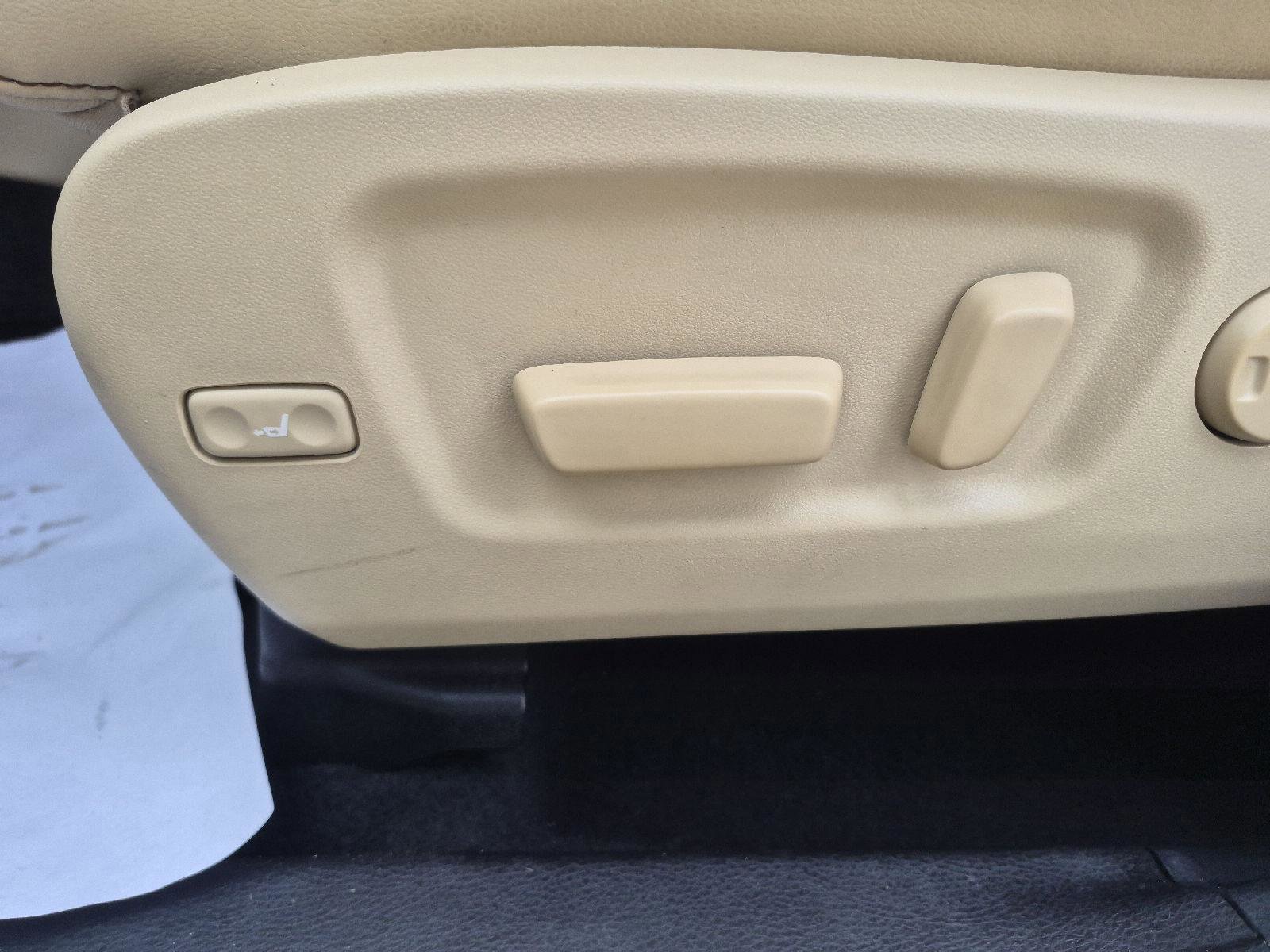 Used 2019 Toyota Highlander Limited image 11