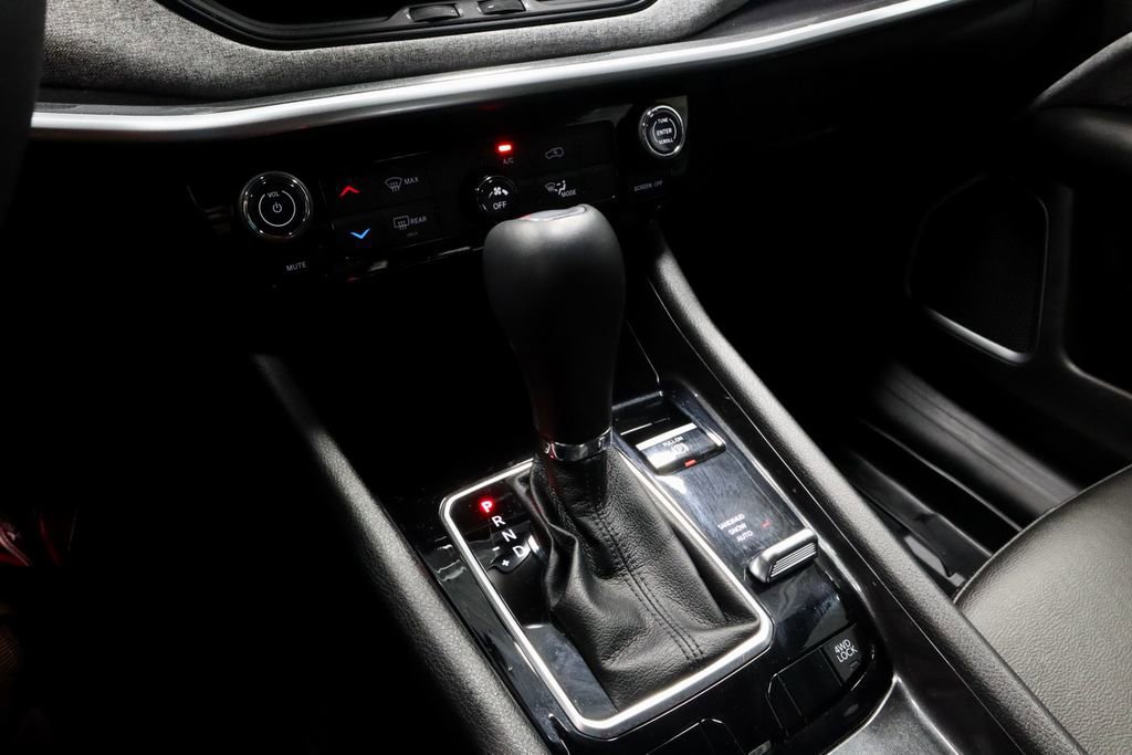 Used 2024 Jeep Compass Latitude AWD/4WD image 30