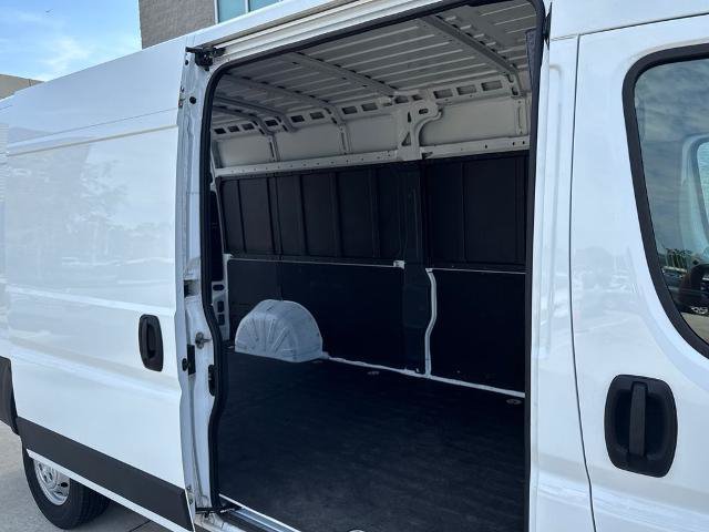 Used 2023 RAM ProMaster 2500 FWD image 12