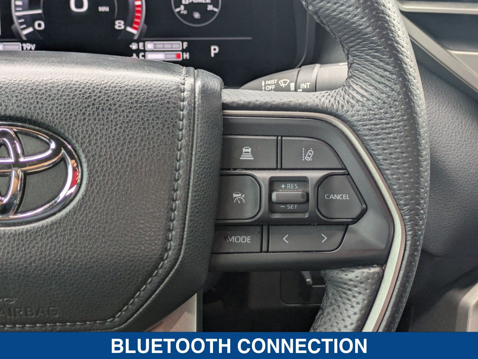 Used 2025 Toyota Tundra Limited AWD/4WD image 28