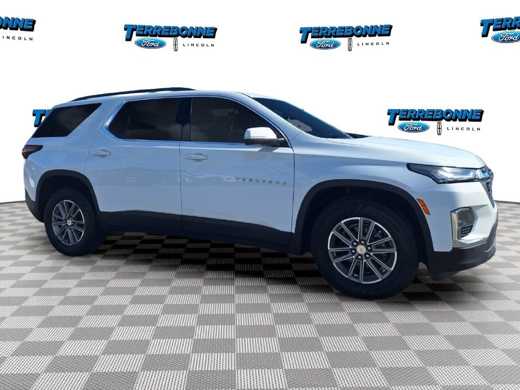 Used 2023 Chevrolet Traverse LT FWD image 3