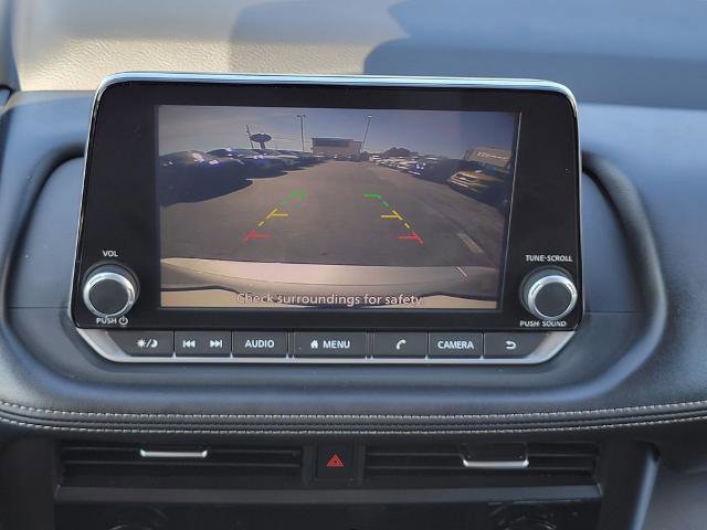 Used 2025 Nissan Rogue SV image 24