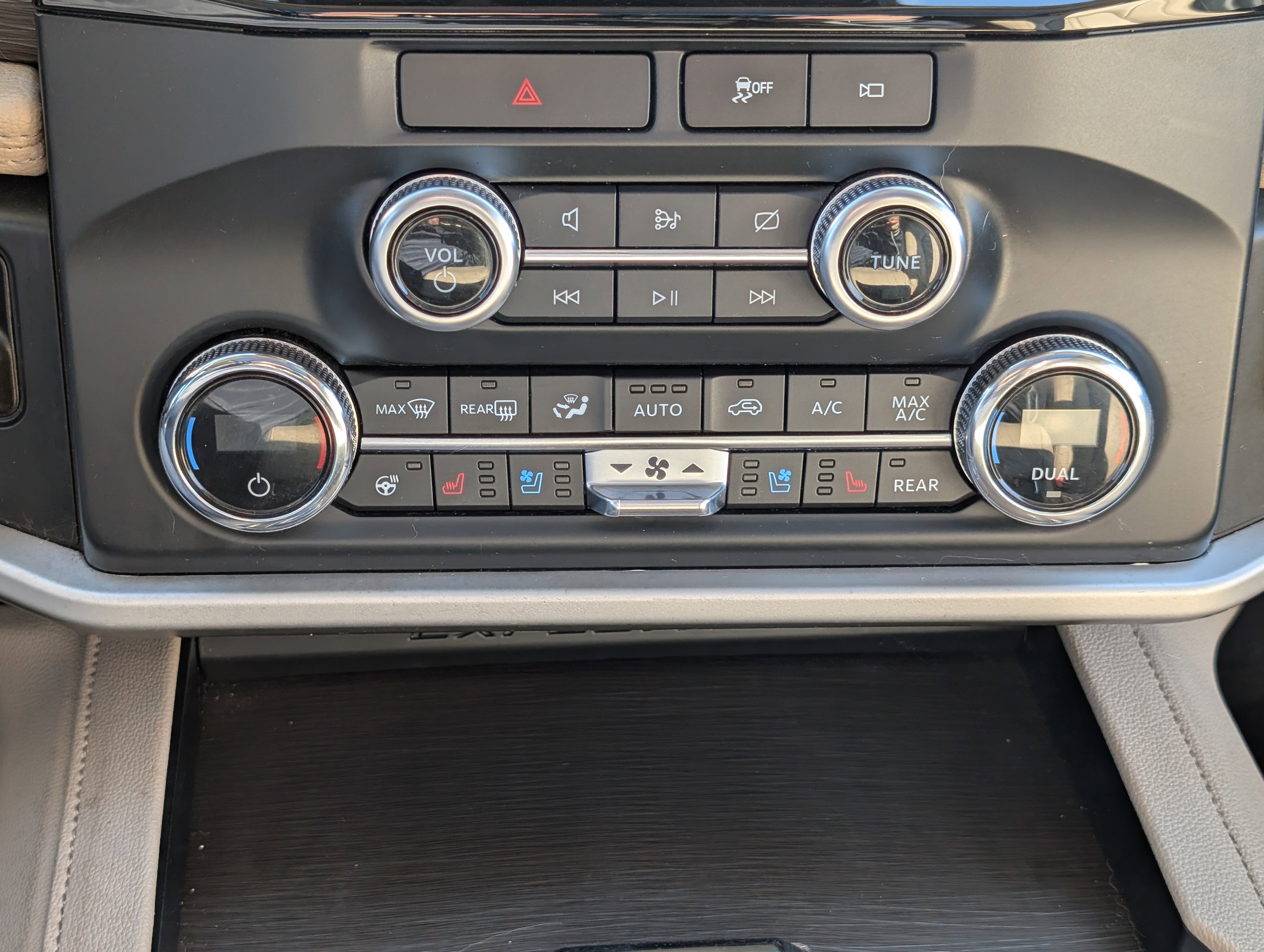 Certified 2022 Ford Expedition Max Limited image 33