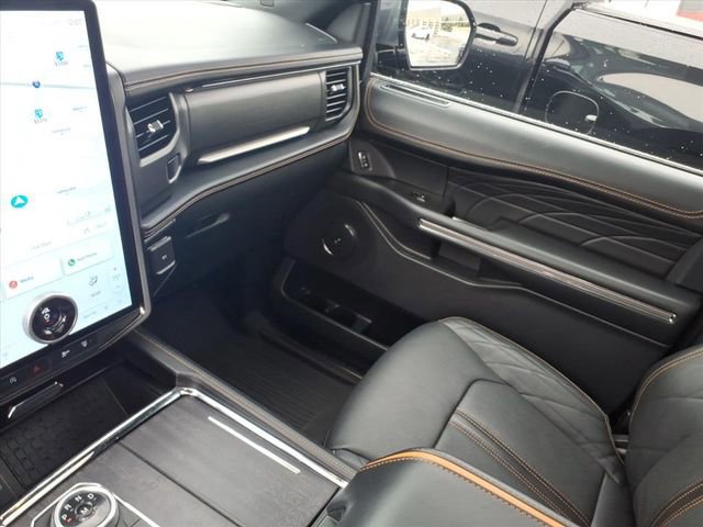Certified 2024 Ford Expedition Platinum image 23