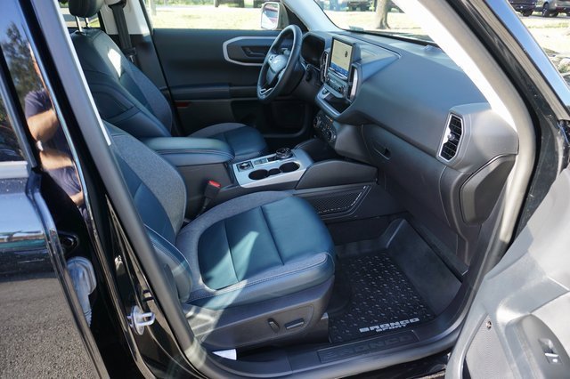 Certified 2023 Ford Bronco Sport Outer Banks w/ Tech Package image 3