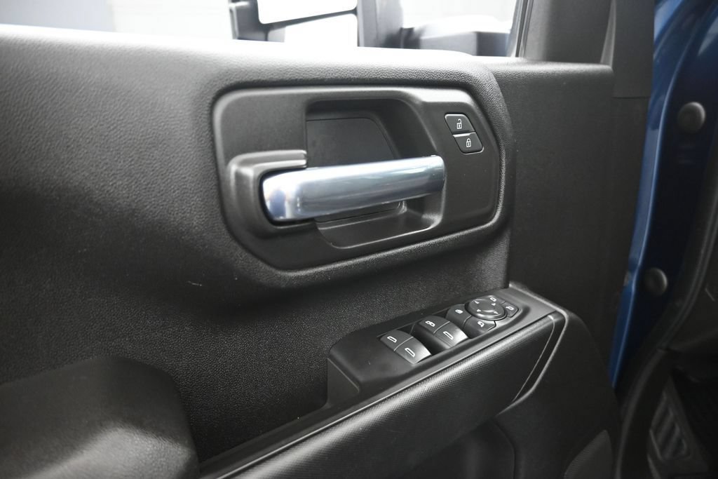 Used 2022 Chevrolet Silverado 2500 Custom w/ Custom Value Package AWD/4WD image 10