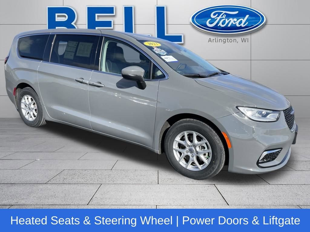 Used 2023 Chrysler Pacifica Touring-L