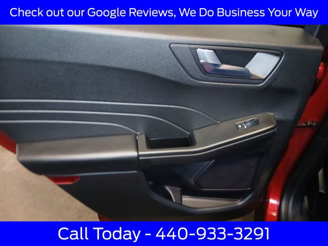 Certified 2022 Ford Escape SEL w/ SEL Stealth AWD Package image 31