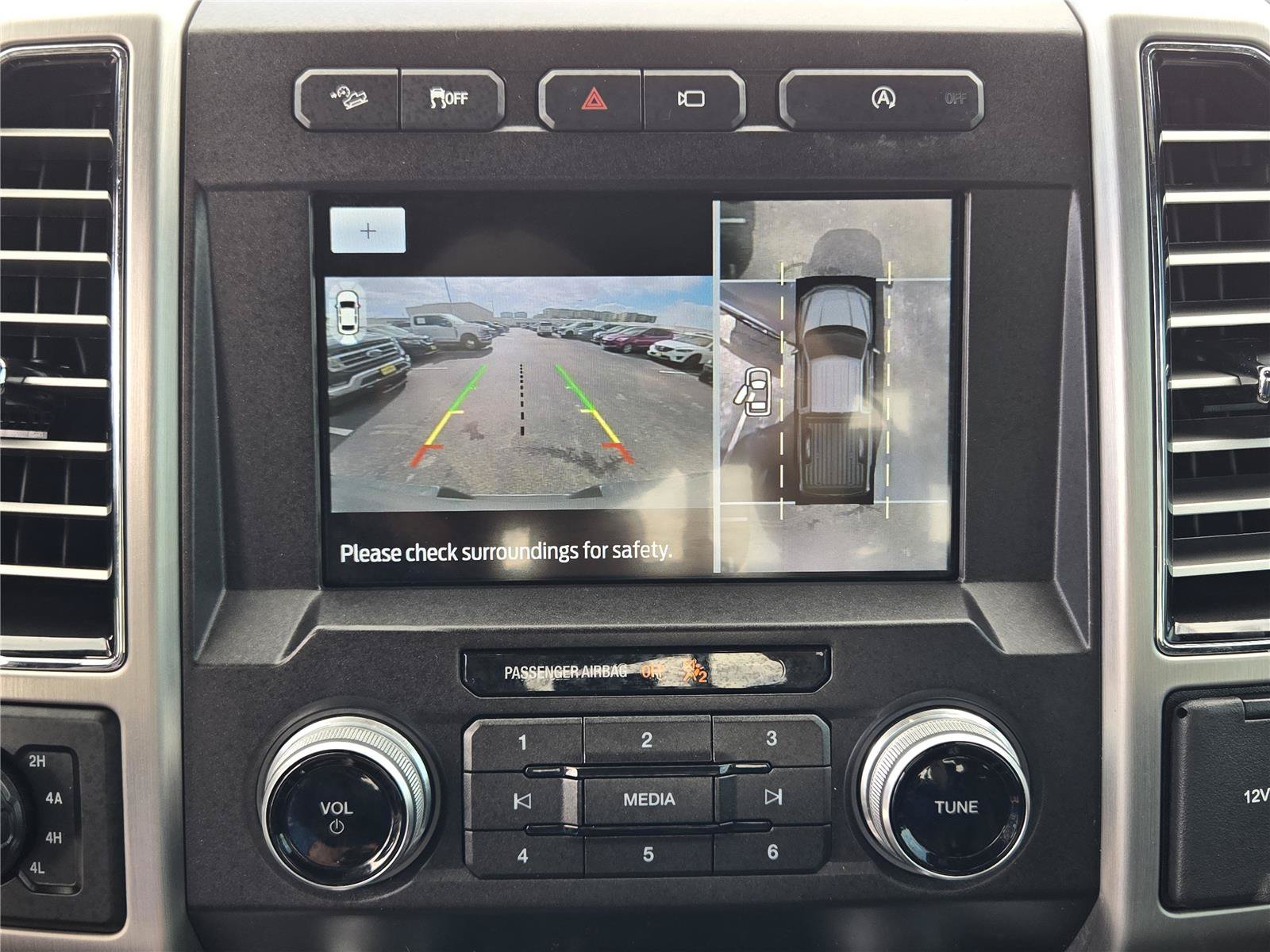Certified 2019 Ford F150 Platinum w/ Equipment Group 701A Luxury AWD/4WD image 17