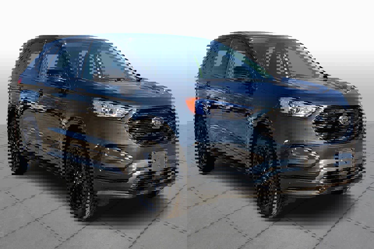 Certified 2024 Ford Edge SE w/ Black Appearance Package image 5