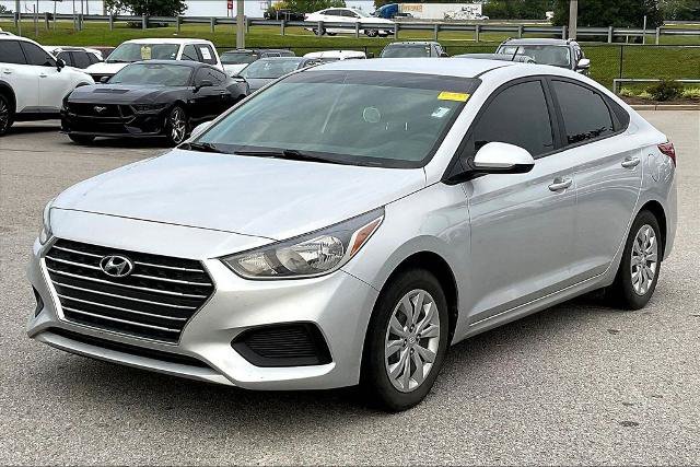 Used 2022 Hyundai Accent SE FWD image 3