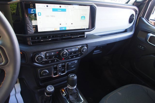 Used 2024 Jeep Wrangler Unlimited Sport AWD/4WD image 24