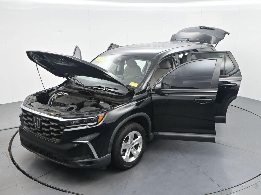 Used 2023 Honda Pilot LX image 39