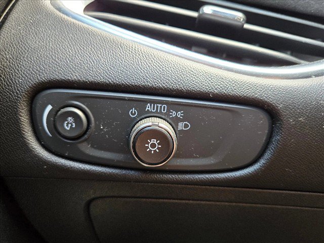 Used 2020 Chevrolet Malibu LT FWD image 16