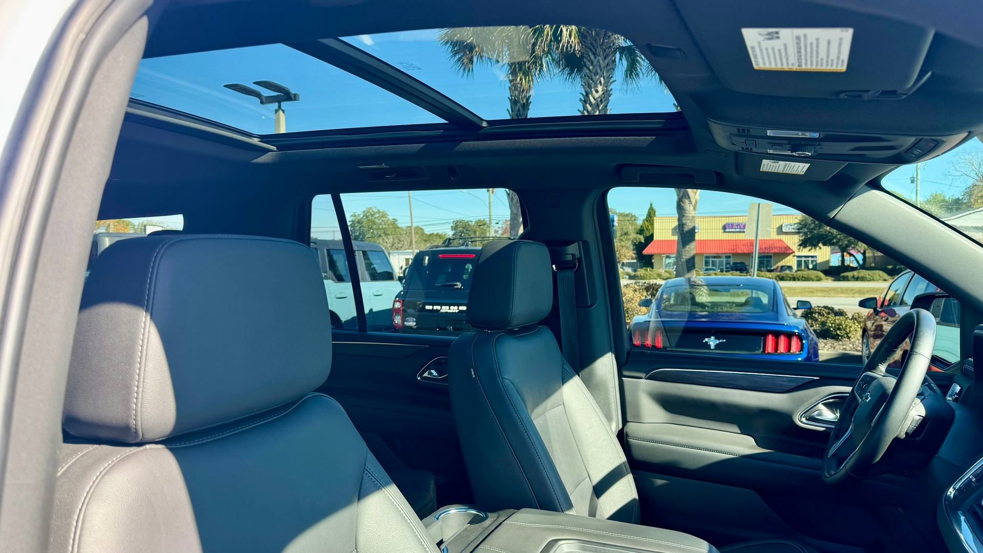 Used 2024 Chevrolet Tahoe Z71 w/ Luxury Package image 11