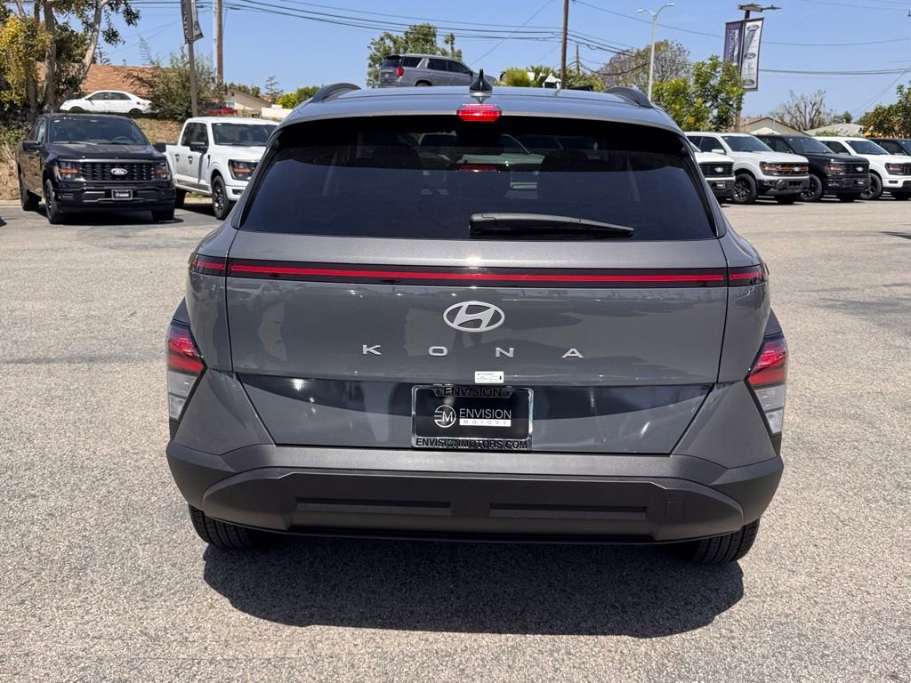Used 2025 Hyundai Kona SEL FWD image 11