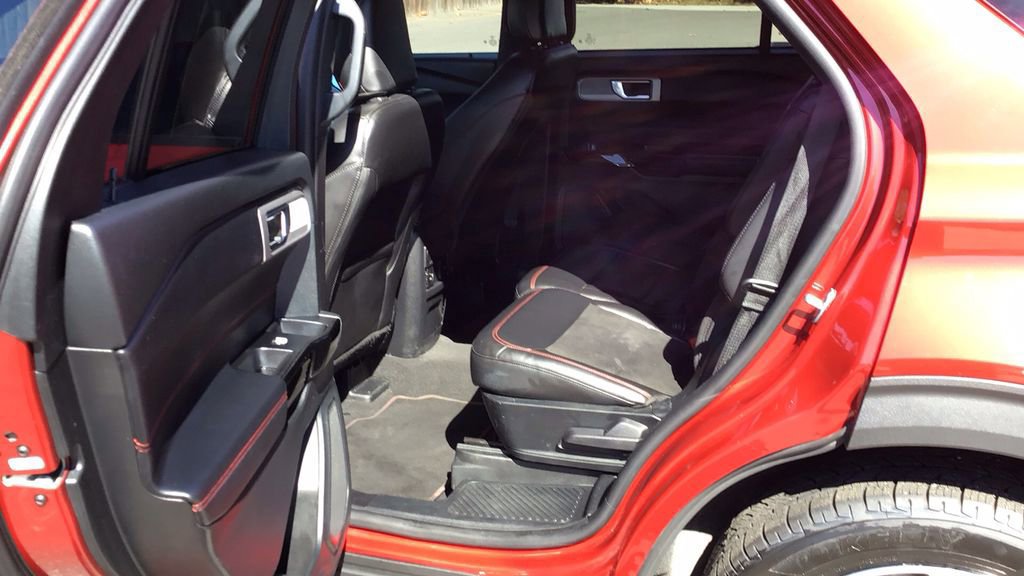 Certified 2022 Ford Explorer ST-Line image 11