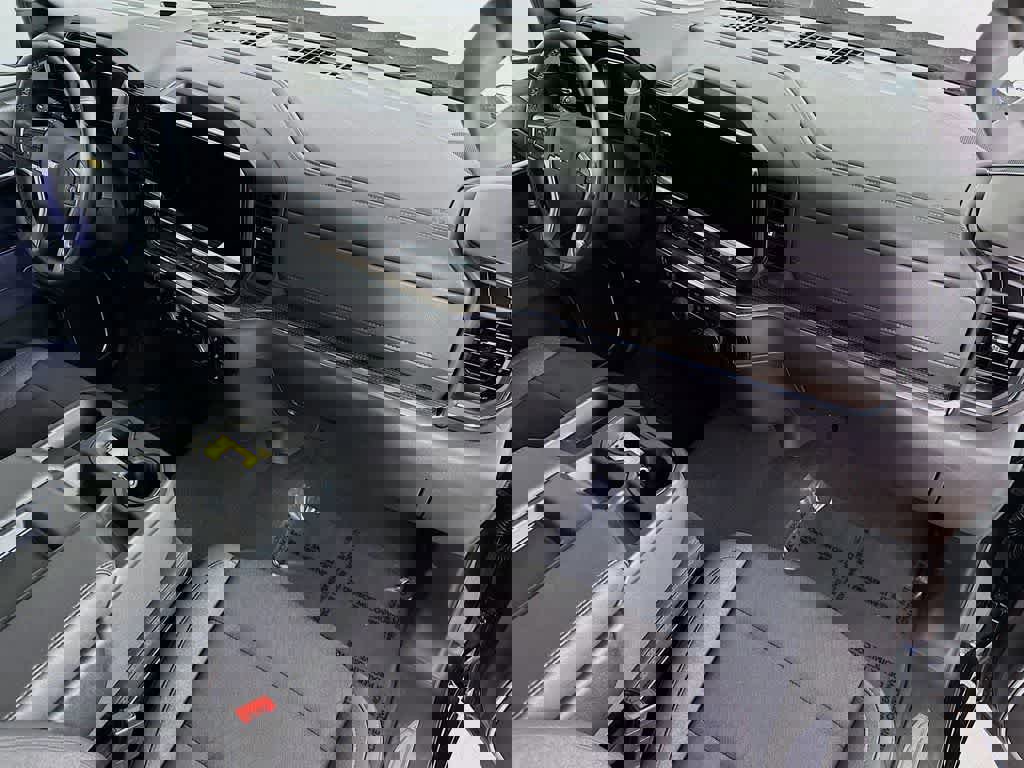 Used 2025 Chevrolet Silverado 1500 LT image 31