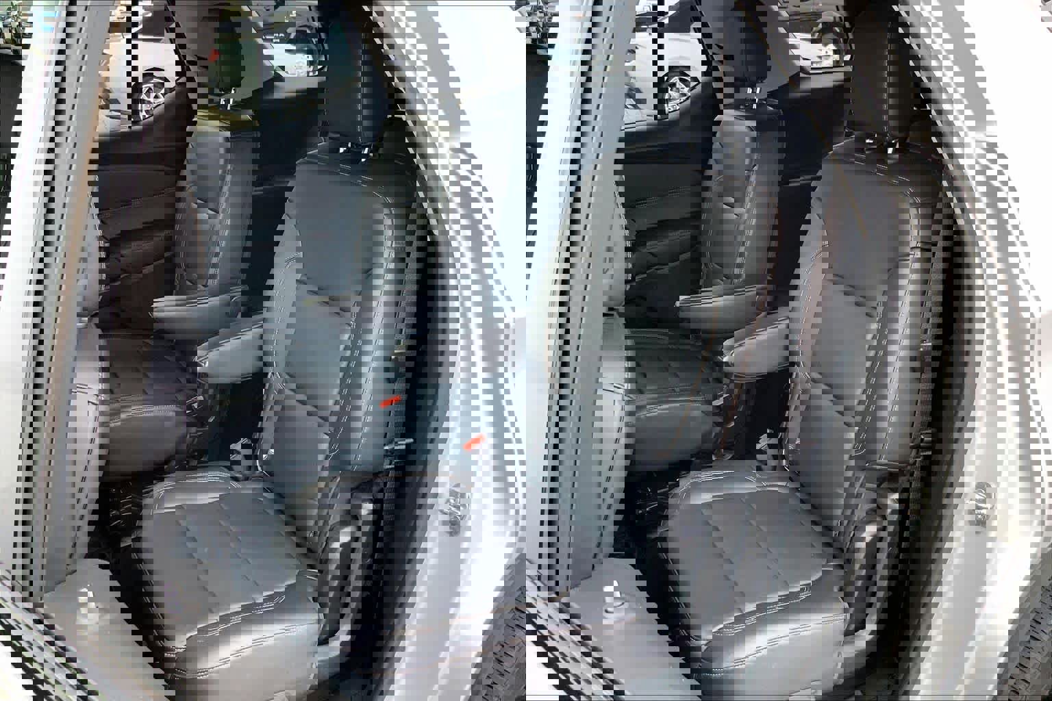 Used 2021 Chevrolet Traverse RS image 18