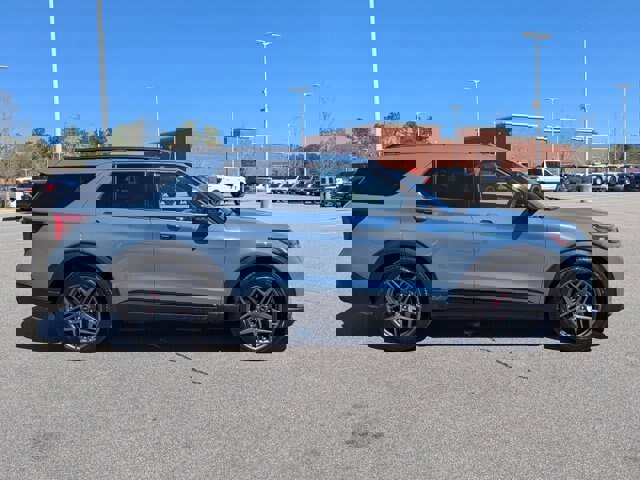 Certified 2025 Ford Explorer ST image 6