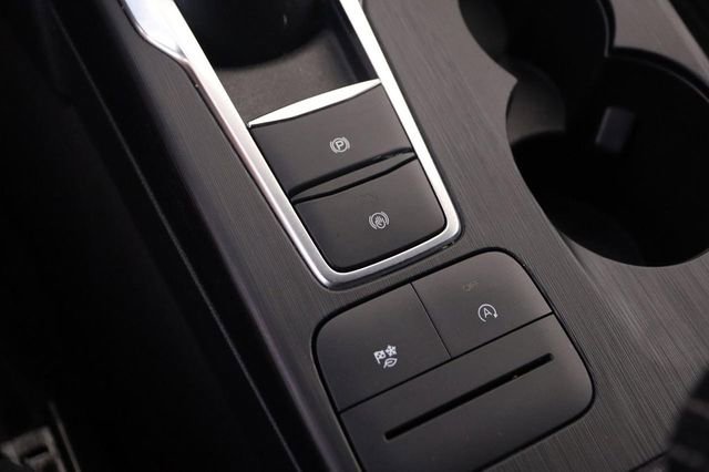 Certified 2025 Ford Escape Active AWD/4WD image 18