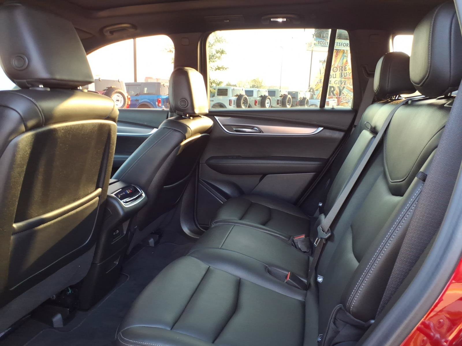 Used 2024 Cadillac XT6 Luxury FWD image 13